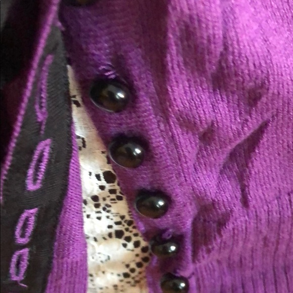 Kensie Cute retro sweater with button detail - Picture 2 of 5